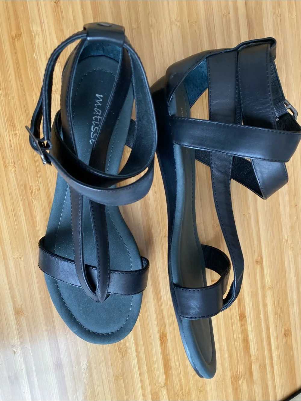 Matisse Black T-Strap Ankle Buckle Thong Sandals Size 8 Worn Very Little